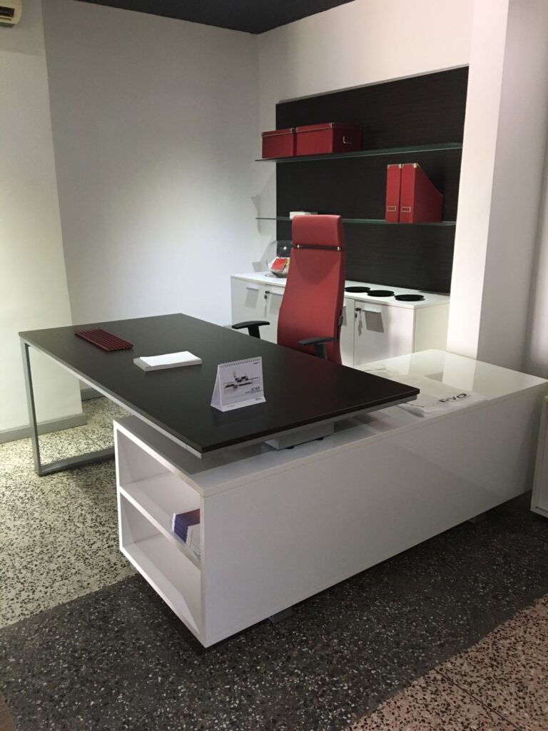 11-Planeta-Black-Glass-Glossy-service-unit1 (1)