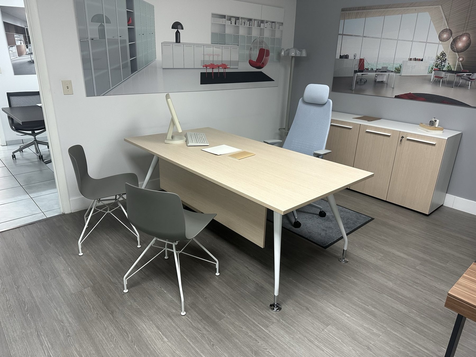 Dakar — desk with 4-door credenza