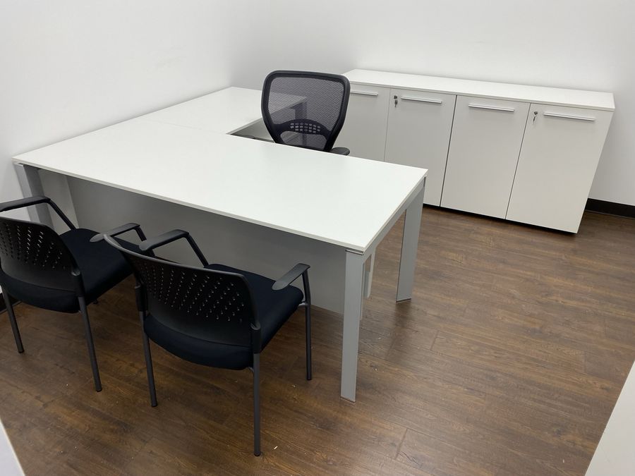 Entity L-shaped desk, white