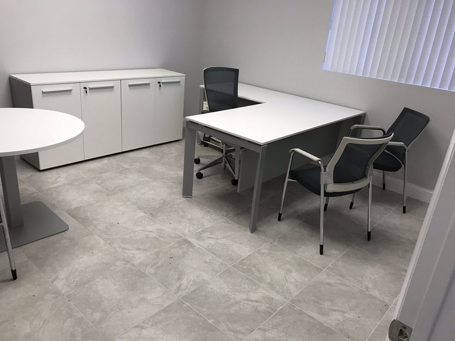Entity L-shaped desk, white