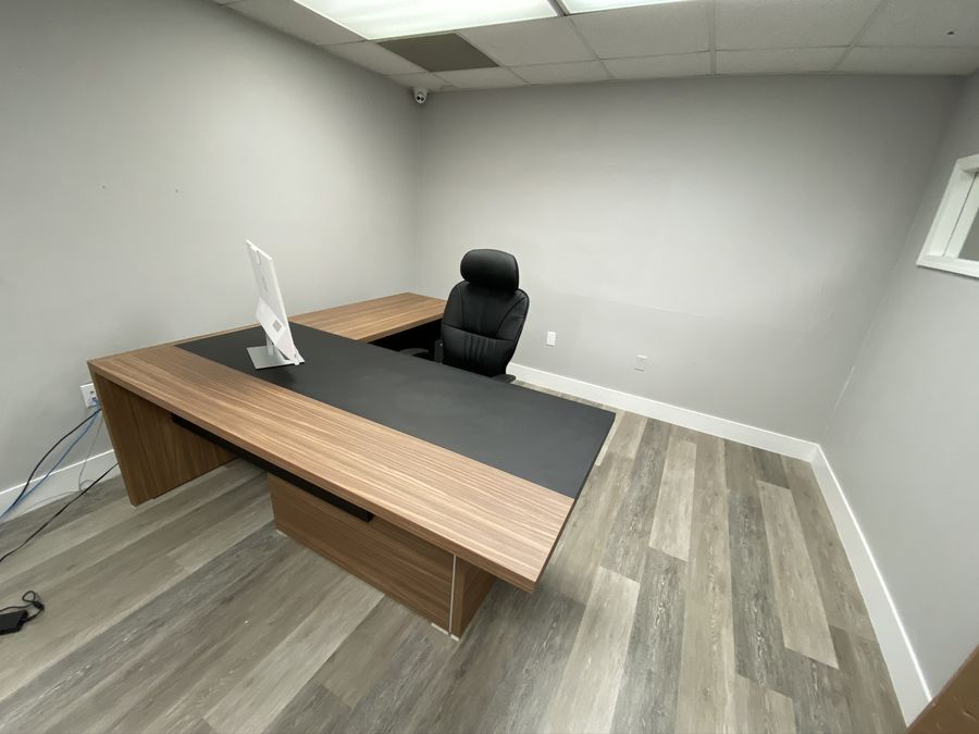Walnut / black